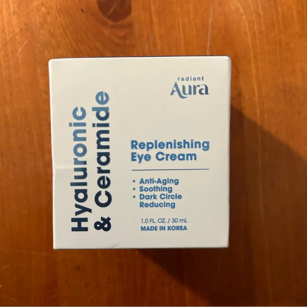 New Radiant Aura Hyaluronic & Ceramide Replenishing Eye Cream